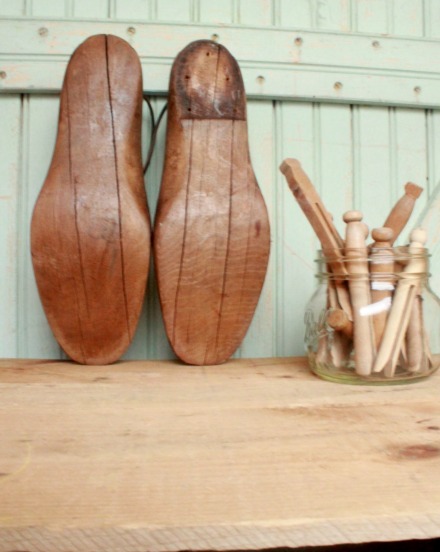 vintage wooden men's shoe lasts at worthygoods textile at Etsy.com